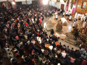Columna Bitácora Política La Emperatriz de América en Xalapa Se encuentra en  la Basílica de la Virgen de Guadalupe Miles de peregrinaciones llegan al  santuario de El Dique La historia de las